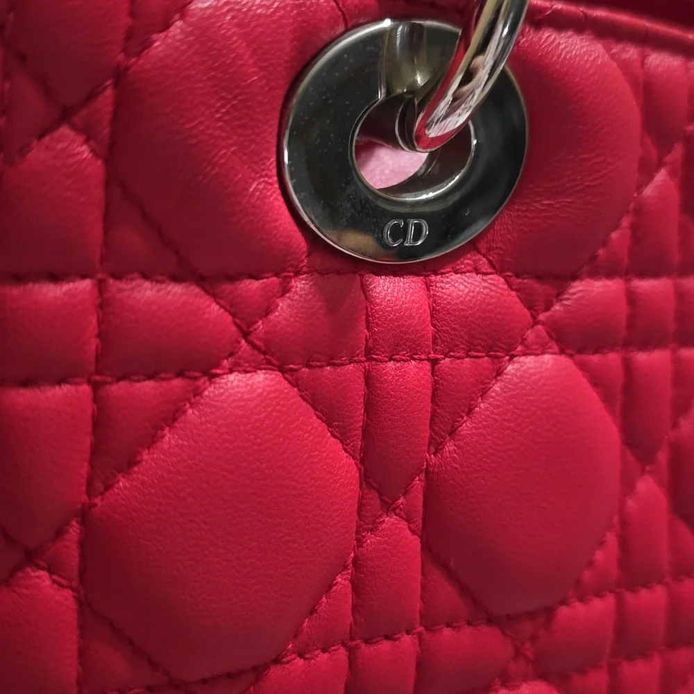 Like NEW!!! Christian Dior Lady Dior Bag Cannage Quilt Lambskin Medium - Picture 12 of 16